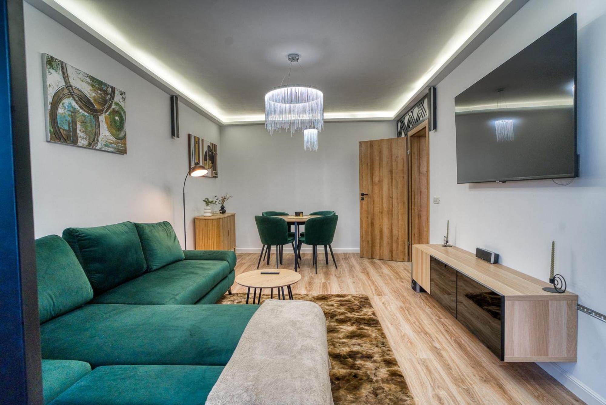 City Chic Retreat: Newly Renovated 1Br Apartment Bukarest Eksteriør billede