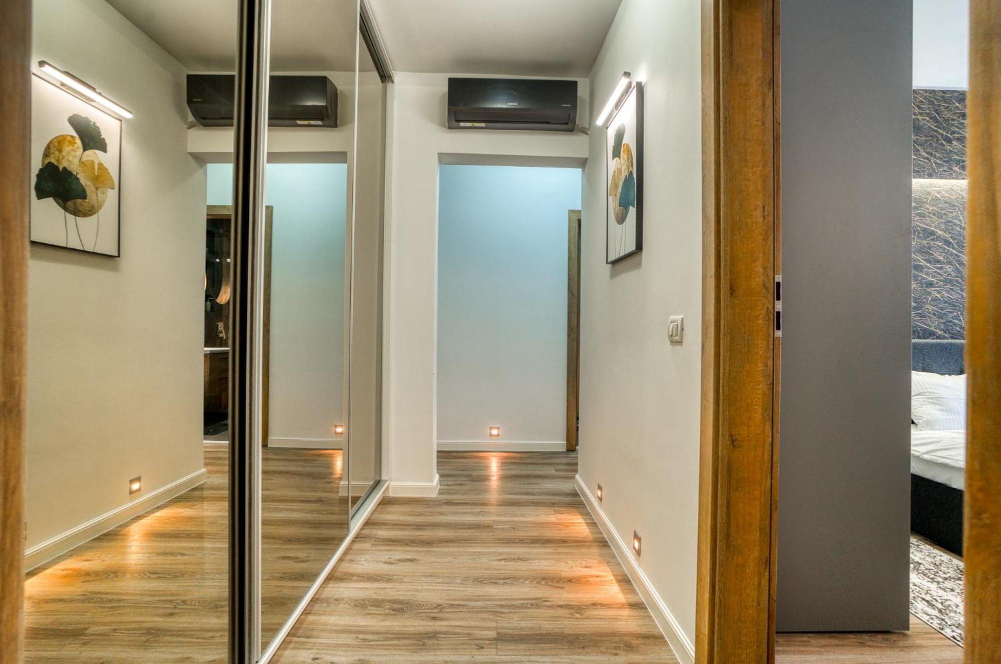 City Chic Retreat: Newly Renovated 1Br Apartment Bukarest Eksteriør billede