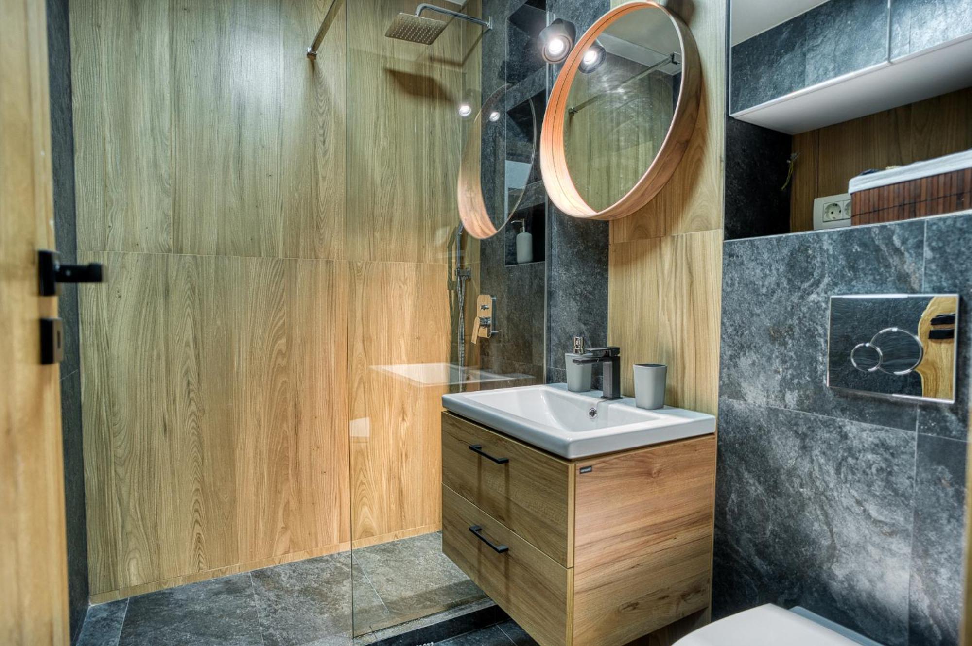 City Chic Retreat: Newly Renovated 1Br Apartment Bukarest Eksteriør billede