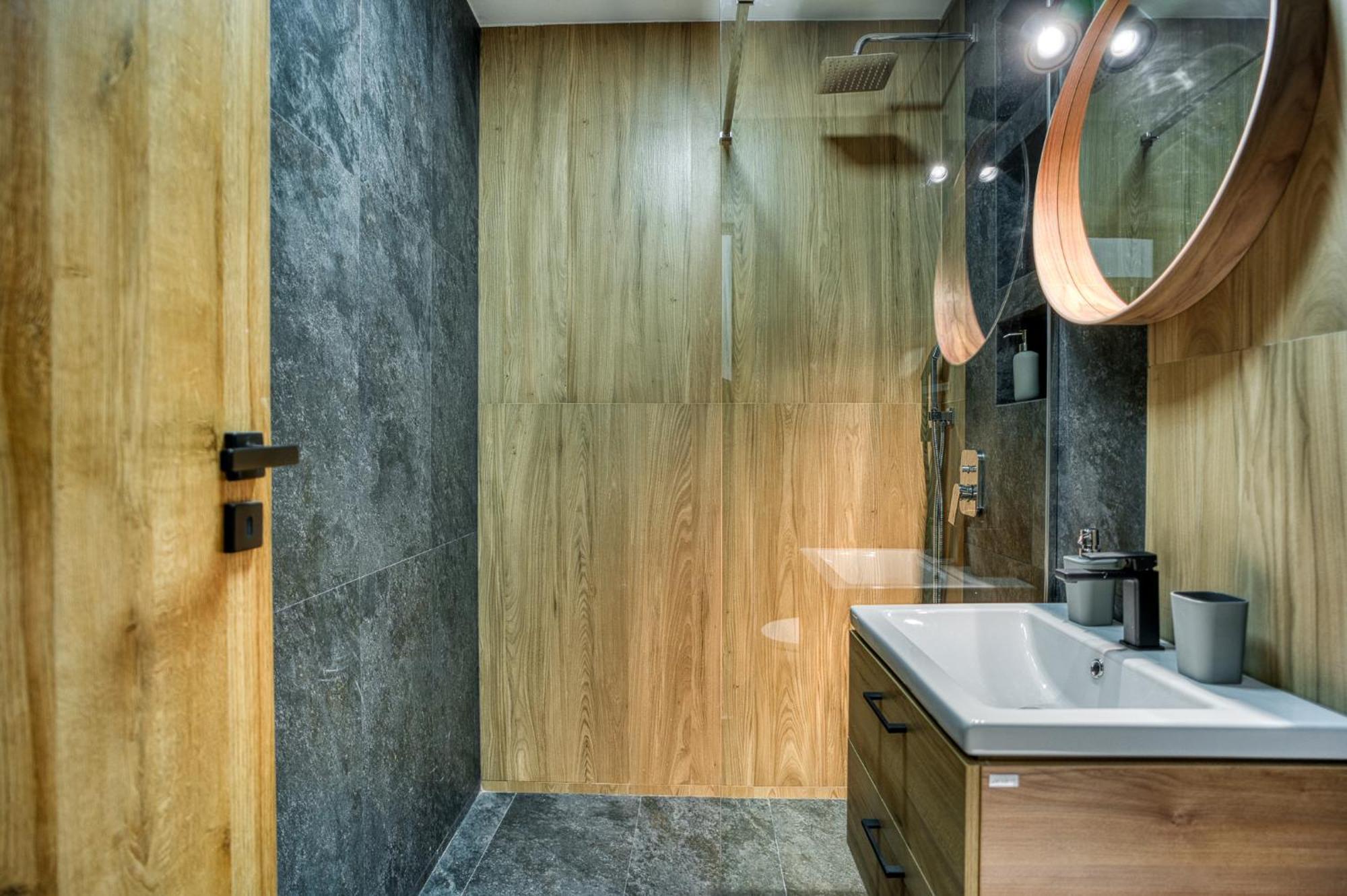 City Chic Retreat: Newly Renovated 1Br Apartment Bukarest Eksteriør billede