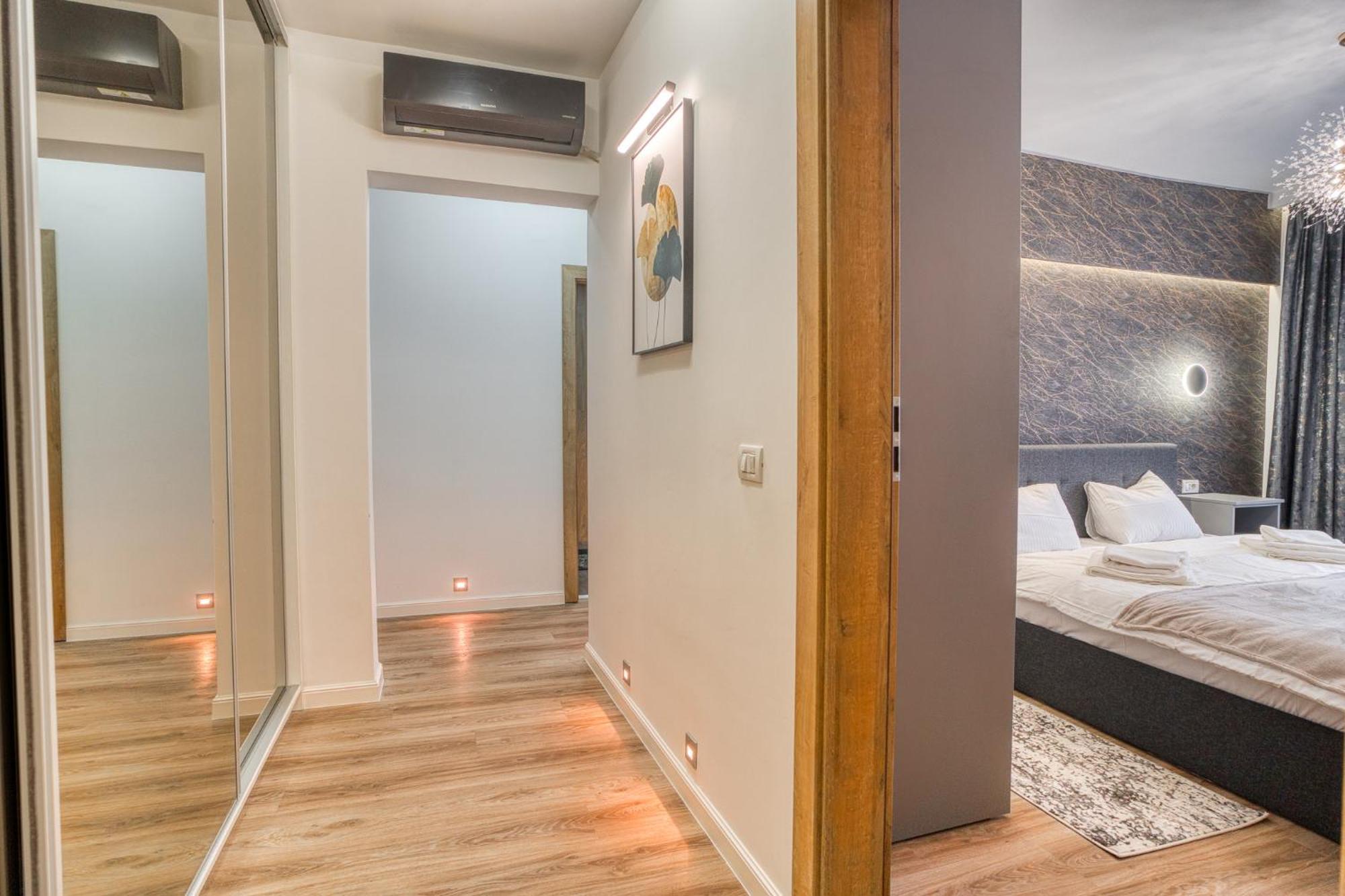 City Chic Retreat: Newly Renovated 1Br Apartment Bukarest Eksteriør billede