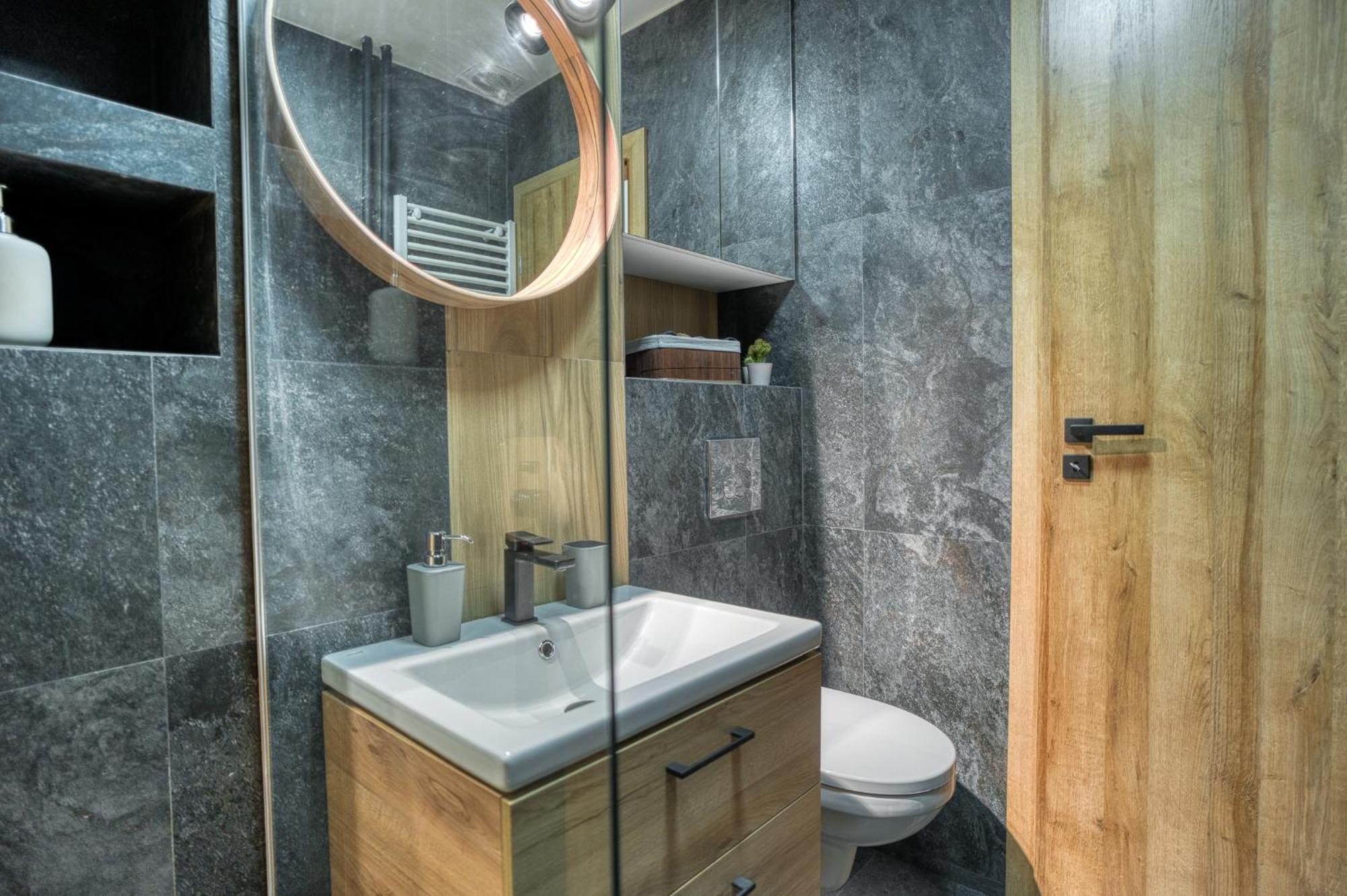 City Chic Retreat: Newly Renovated 1Br Apartment Bukarest Eksteriør billede